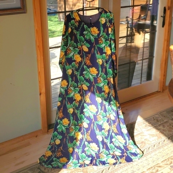 Hawaiian Themed Graphics Long Sleeve Maxi Lined Flowing Sz. 2X Dress - Picture 1 of 15